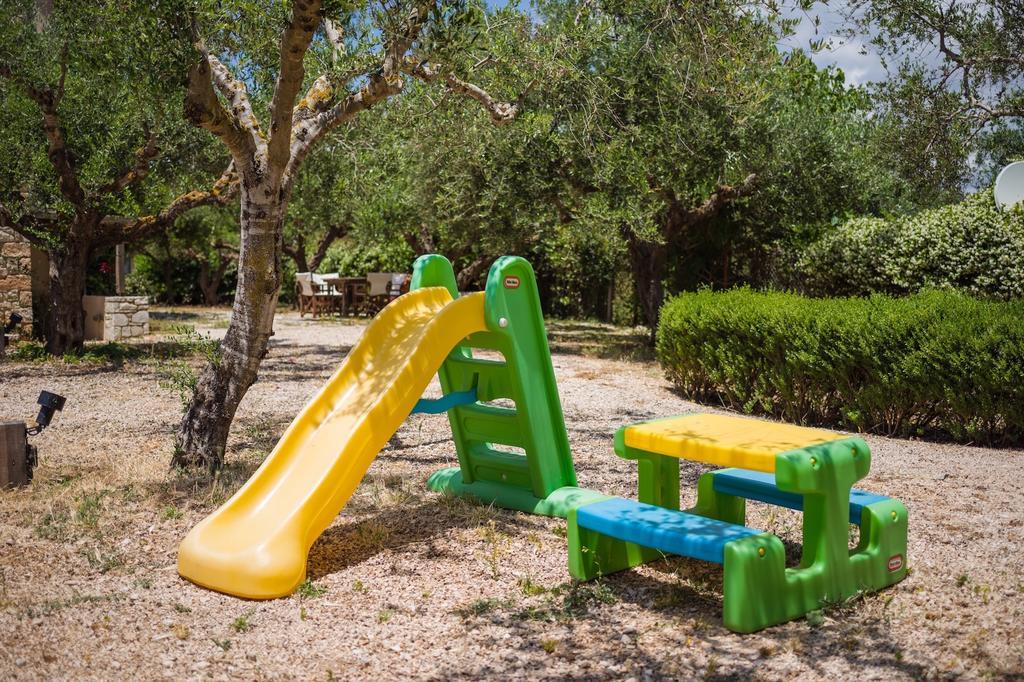 Vrysomylos Vromonerion Bagian luar foto